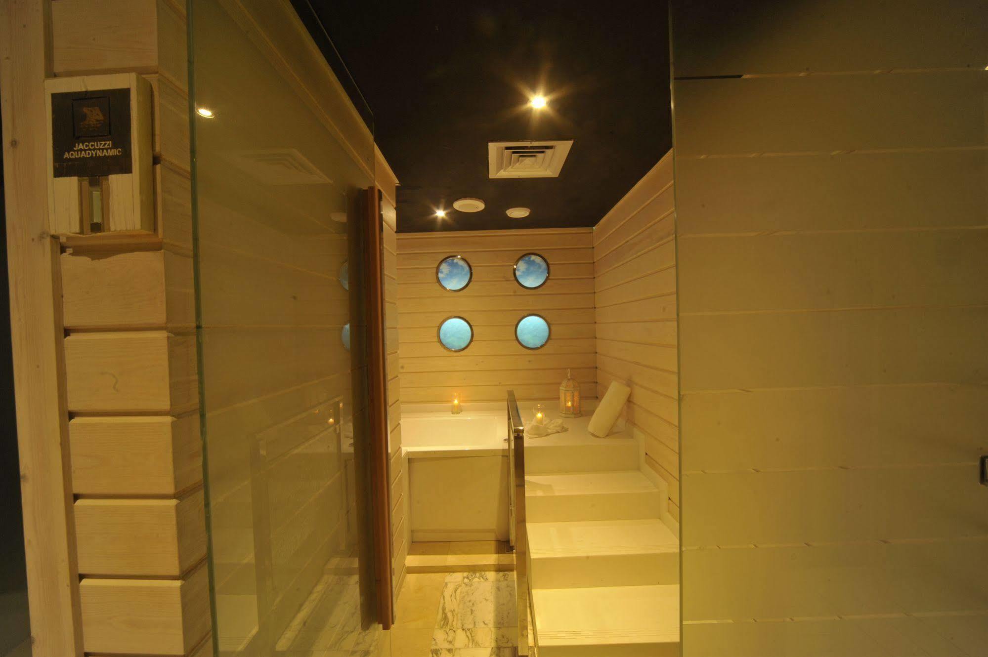 Le Trianon Luxury Hotel & Spa Casablanca Exterior photo