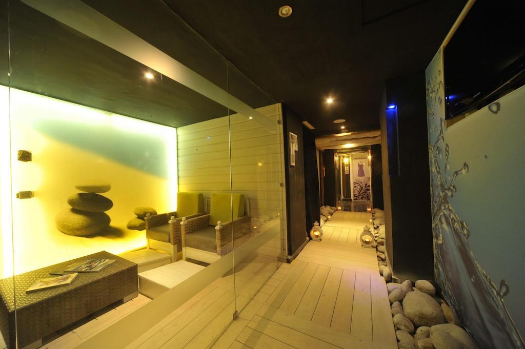 Le Trianon Luxury Hotel & Spa Casablanca Exterior photo